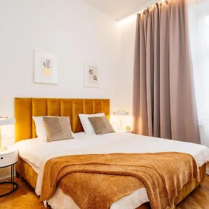 https://senacka11-by-loft-affair.krakowhotelspoland.com