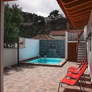 https://casa-la-plaza-35290.in-canary-islands.com